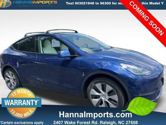 TESLA MODEL Y 2020 5YJYGDEF9LF017551 image